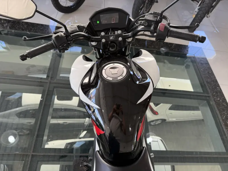 CB 250 F Twister - Foto