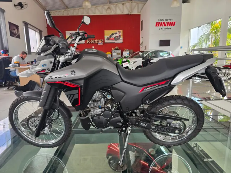 XTZ 250 - Foto
