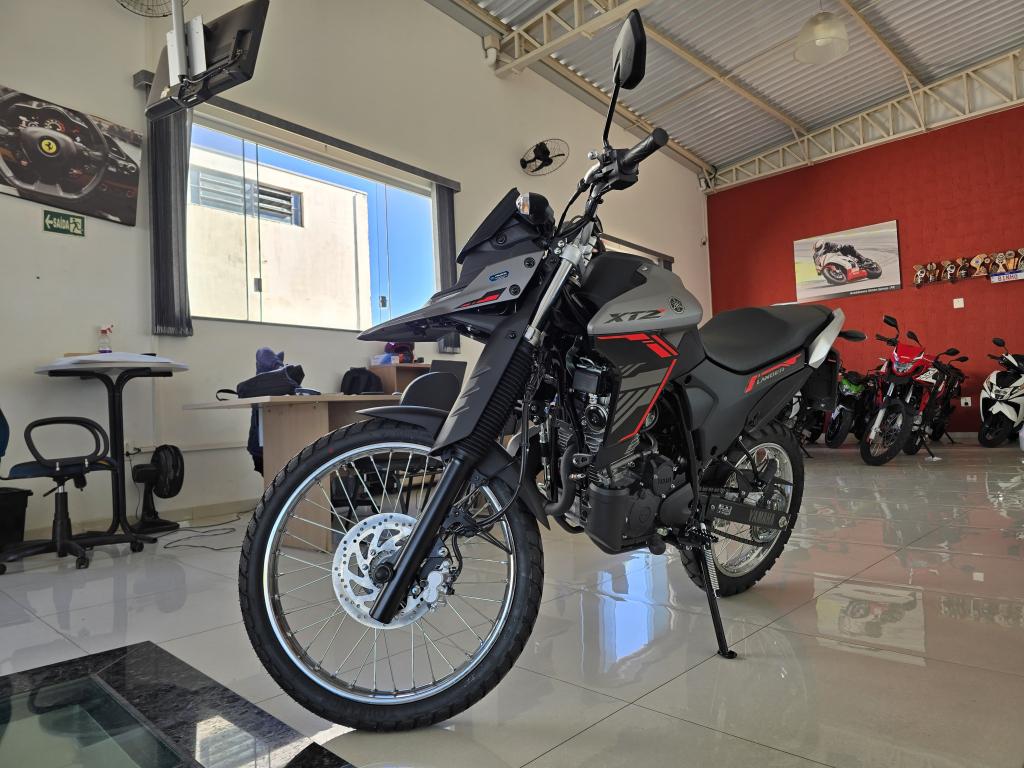 XTZ 250 - Foto